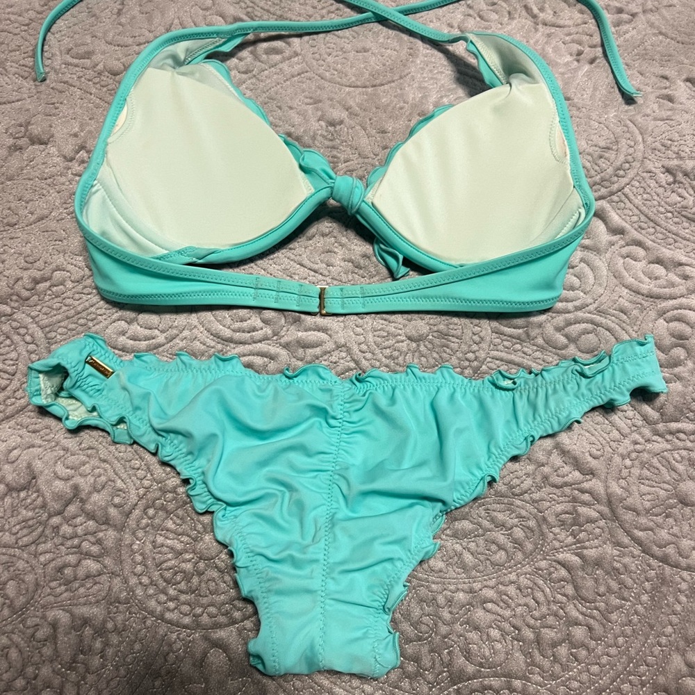 Victoria’s Secret bikini - Picture 4 of 13